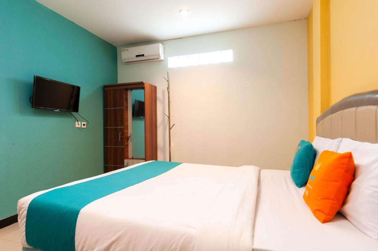 Sans Hotel Finest Medan Kültér fotó