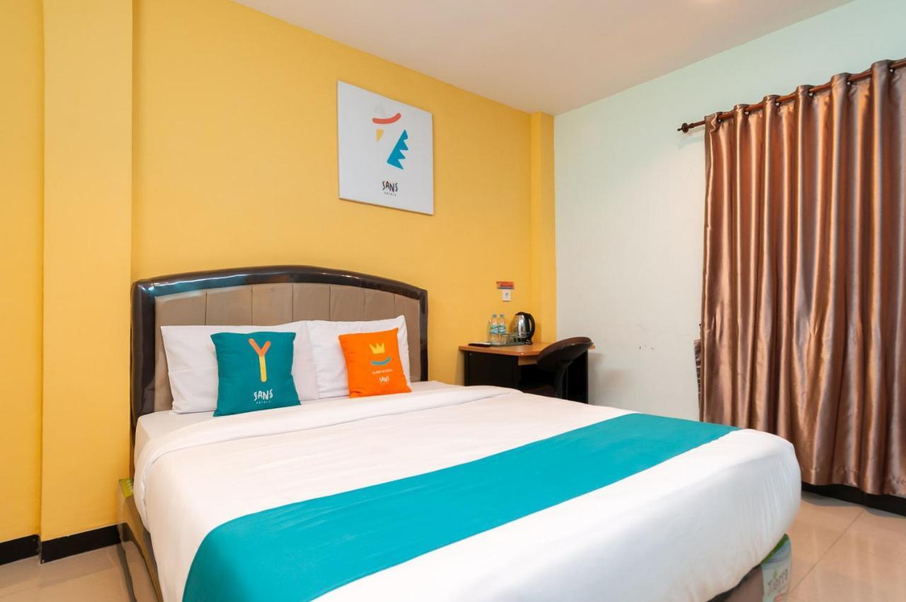 Sans Hotel Finest Medan Kültér fotó