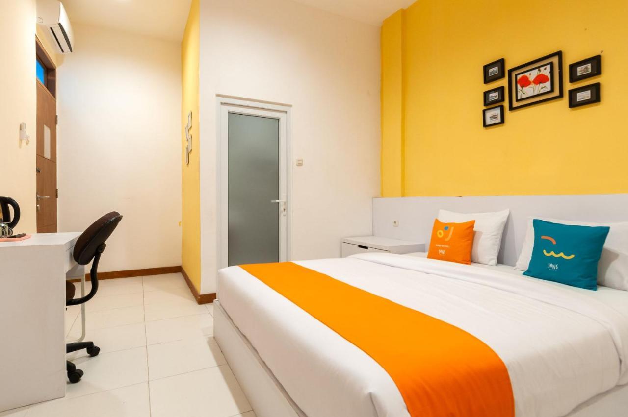 Sans Hotel Finest Medan Kültér fotó