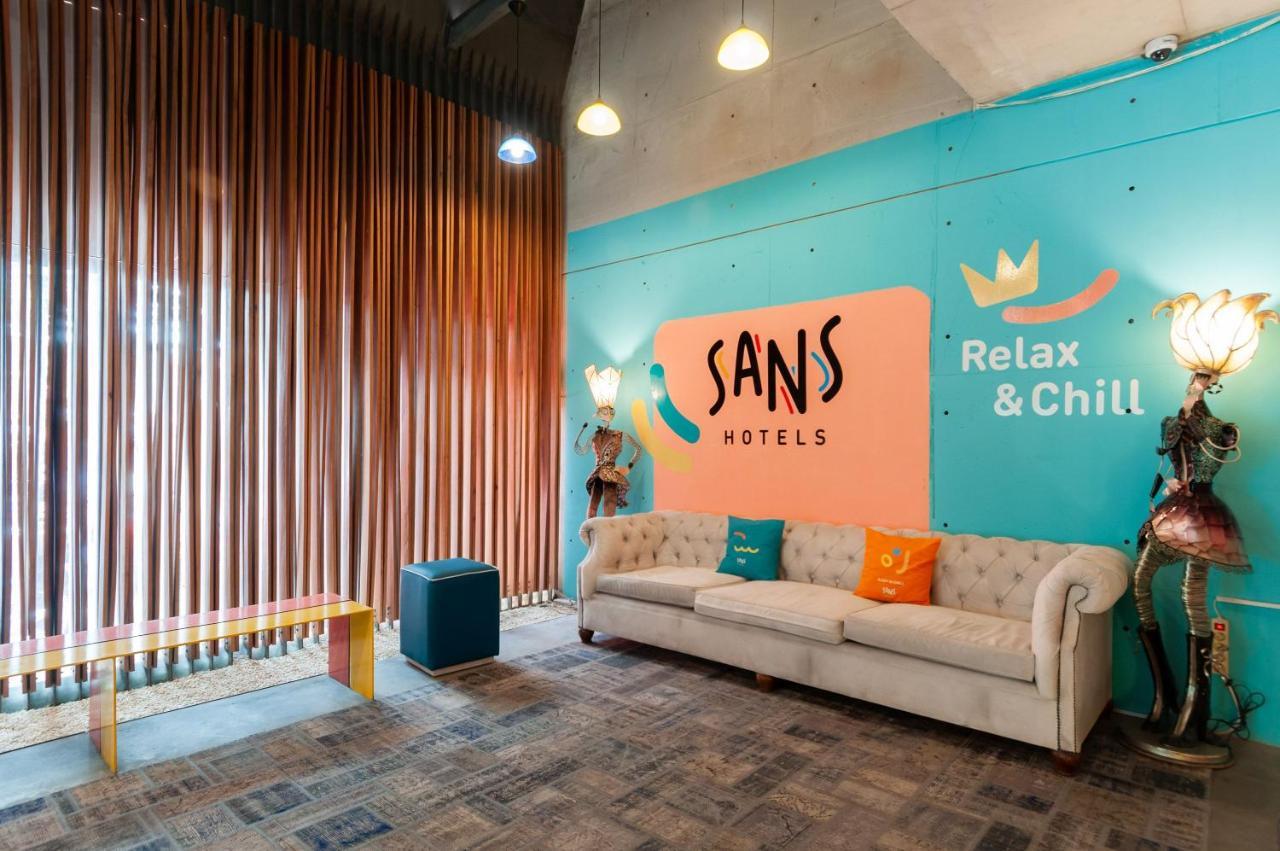 Sans Hotel Finest Medan Kültér fotó