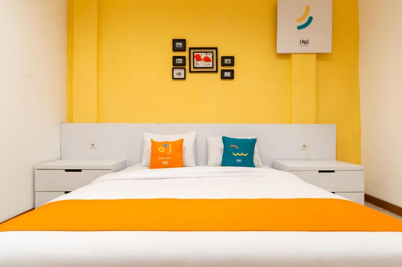 Sans Hotel Finest Medan Kültér fotó